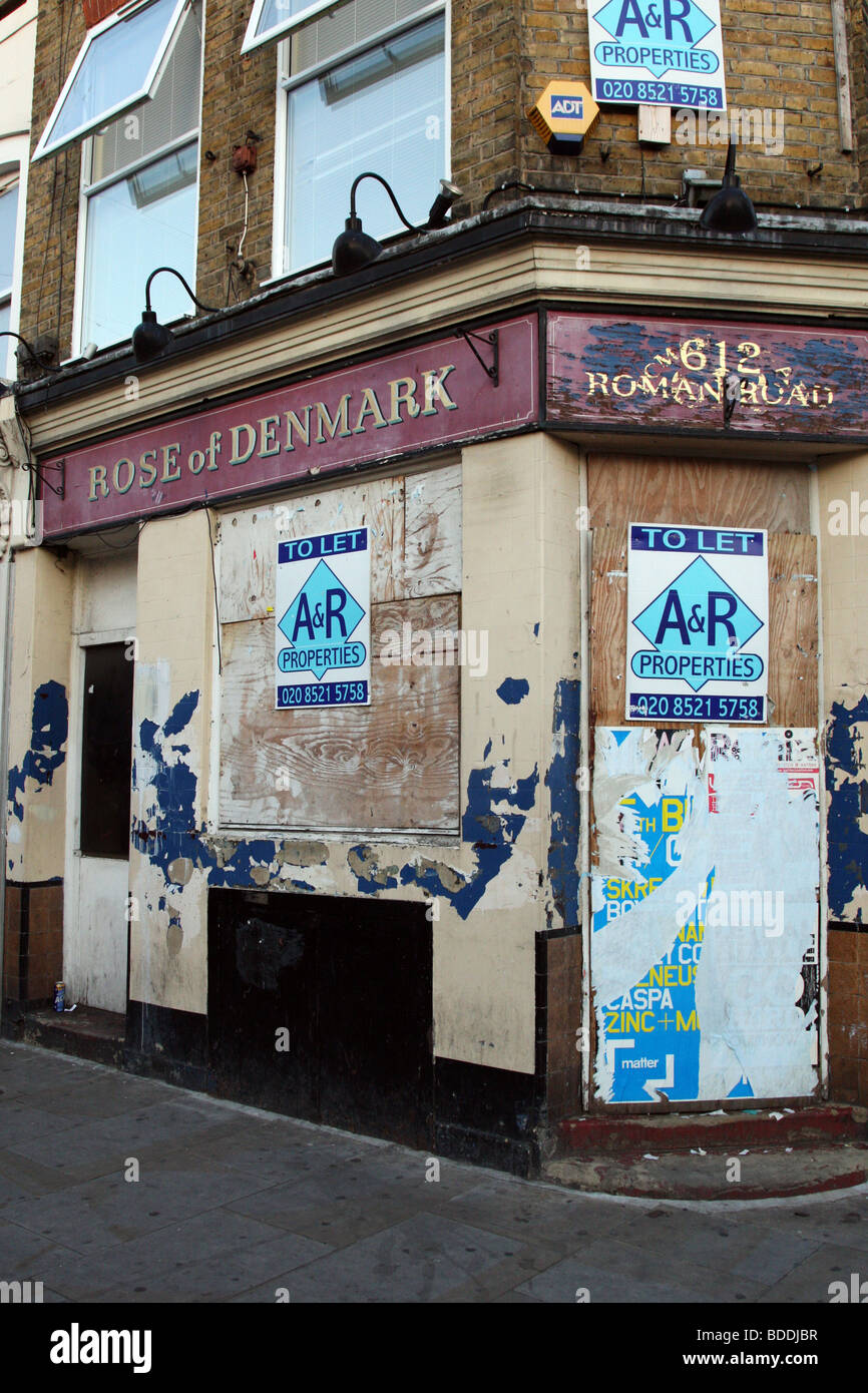La Rose du Danemark autrefois une pub, qui est maintenant fermé. Jusqu'à deux pubs en Grande-Bretagne fermer tous les jours, en raison de l'évolution des tendances, etc. Banque D'Images