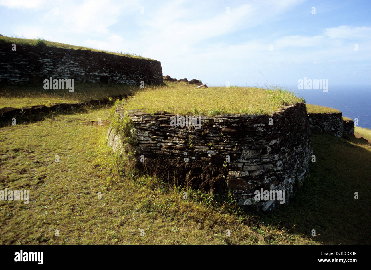 Le Cérémonial d'Orongo, village sur le cratère de Rano Kau clifftops, l'île de Pâques. Banque D'Images