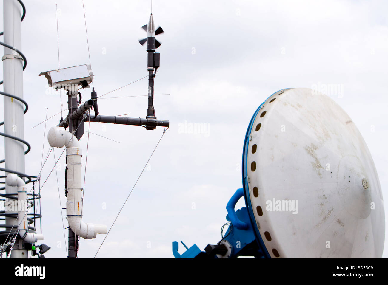 L'antenne radar et d'instruments météorologiques d'une recherche sur les conditions météorologiques Doppler sur roues chariot de Kimball, Nebraska, le 5 juin 2009. Banque D'Images