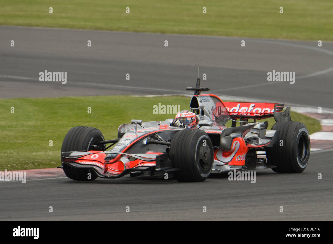Formule 1 McLaren Mercedes 2008 Voiture de course Photo Stock - Alamy