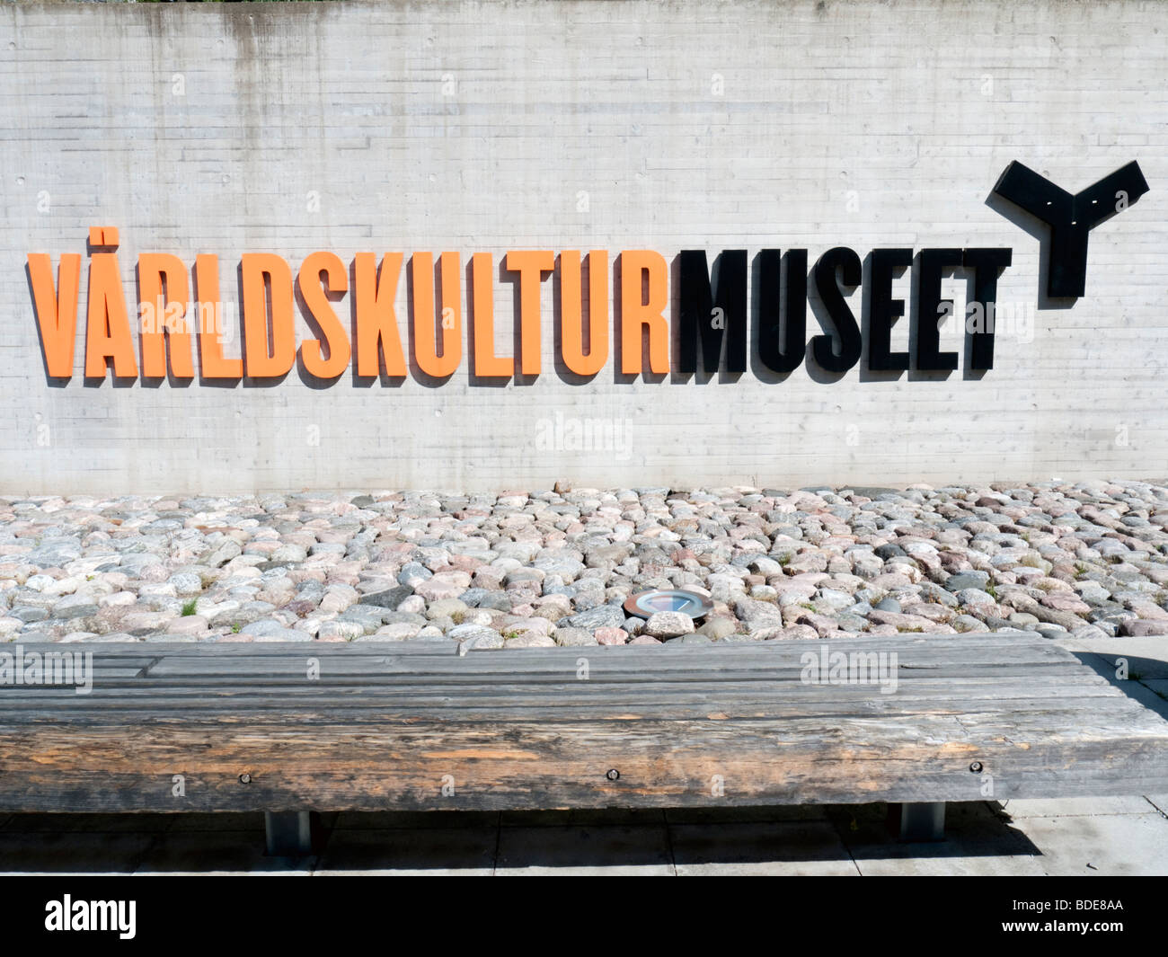 Panneau d'entrée de nouveau Varldskulturmuseet ou Musée des Cultures du Monde à Göteborg en Suède Août 2009 Banque D'Images