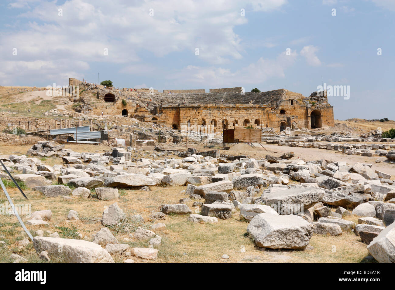 L'ancien théâtre antique de Hiérapolis. Pamukkale Hierapolis (), Pamukkale, Turquie, Août 2009 Banque D'Images