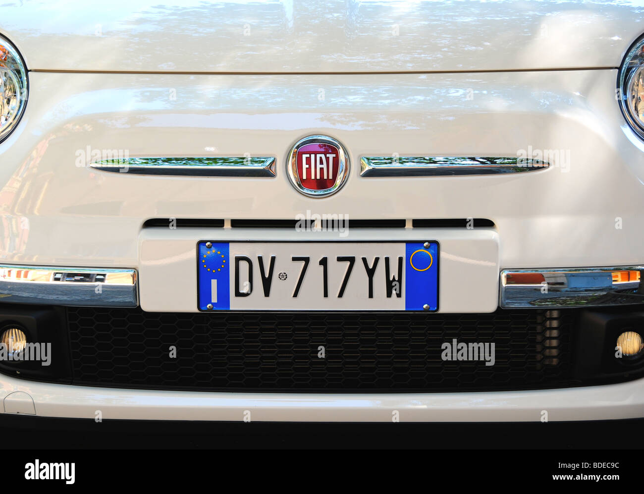 Voiture Fiat 500 blanc, Italie Banque D'Images
