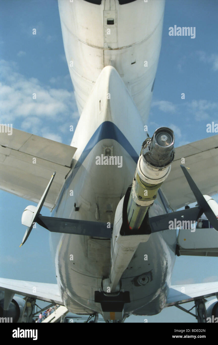 Gros plan d'une sonde de ravitaillement sur un avion-citerne. Banque D'Images