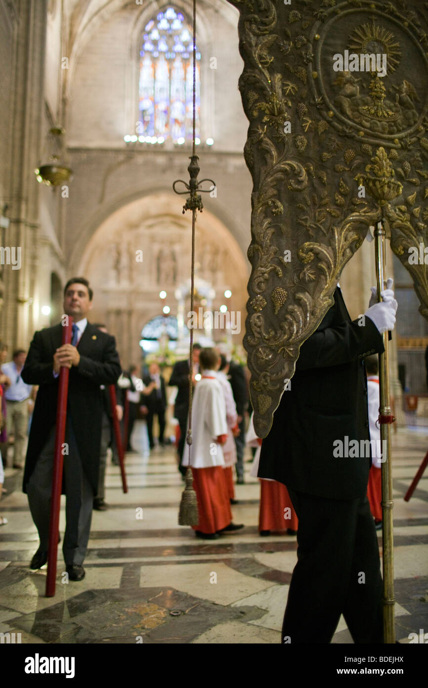 Procession du Corpus Christi dans l'église de Santa Maria de la Sede, Cathédrale de Séville, Espagne, 2009. Banque D'Images