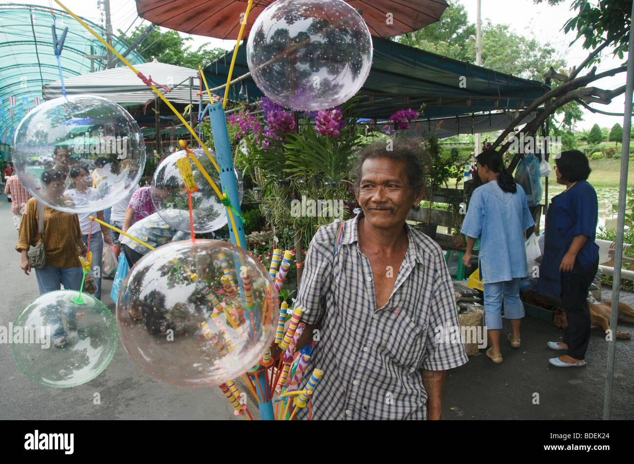 Dans un marché vendeur bulle à Bangkok en Thaïlande Banque D'Images