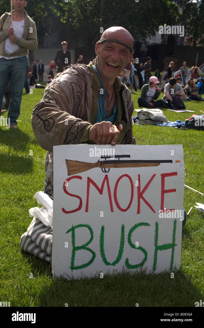 Bush à Londres pour protester contre sa dernière visite en tant que président. Banque D'Images