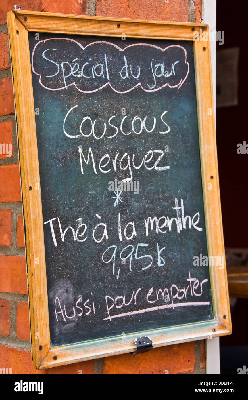 Langue Français menu dans un restaurant Tunisien Montréal, Québec, Canada Banque D'Images