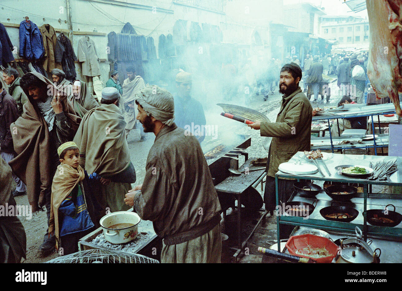 Marché de Kaboul sur une longue journée d'hiver. Banque D'Images