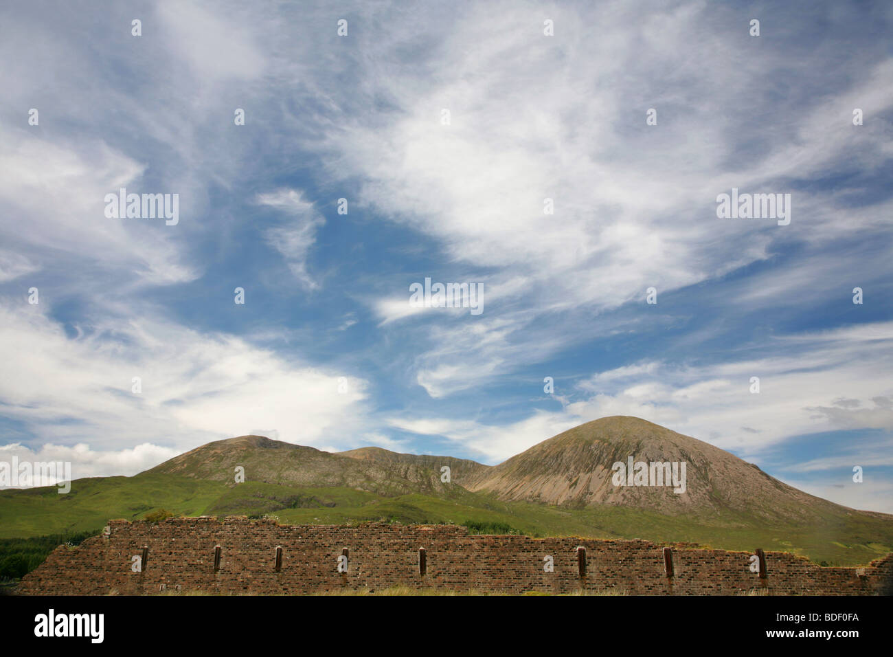 Beinn Dearg Bheag (582m / 1909ft), Beinn Dearg Mhor (709m / 2325ft) et de Beinn na Caillich (732m /2401ft), Île de Skye, Écosse Banque D'Images