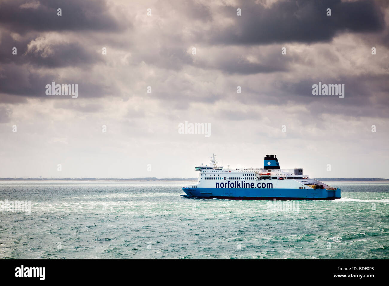 La Norfolk Line ferry dans la Manche, au large des côtes de France Europe Banque D'Images