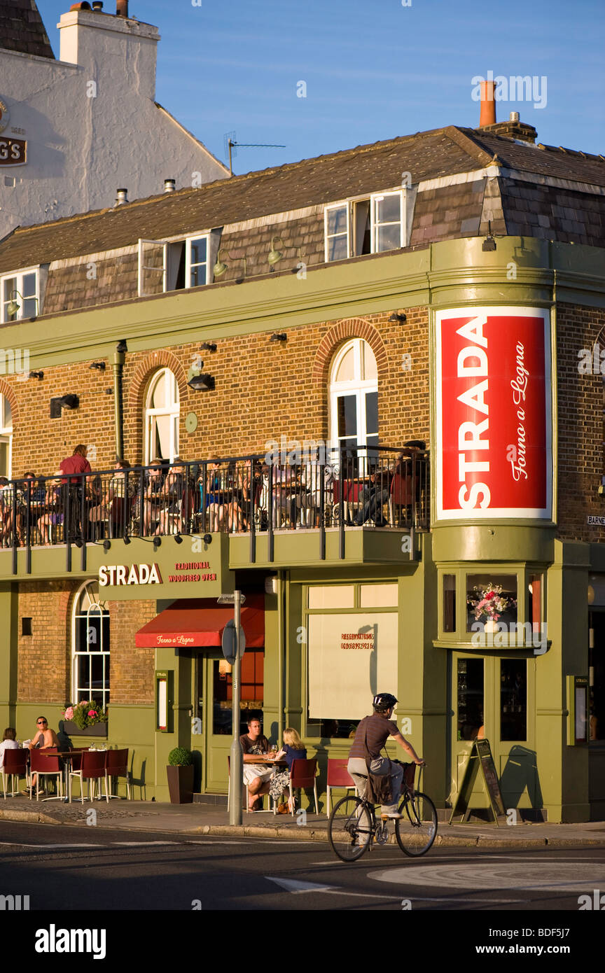 Strada restaurant à Barnes, SW13, Londres, Royaume-Uni Banque D'Images