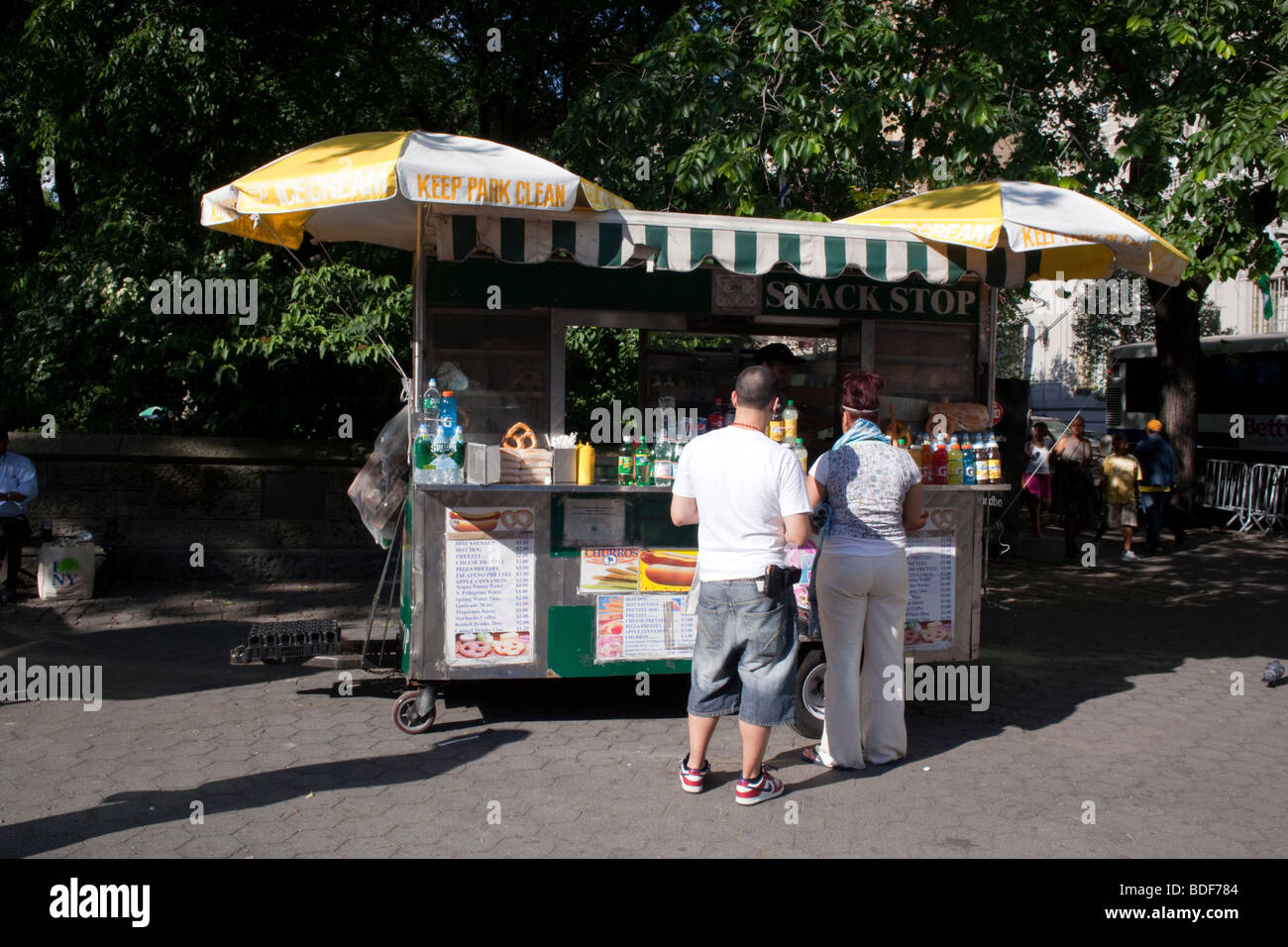 Stand de hot-dog central park à new york Banque D'Images