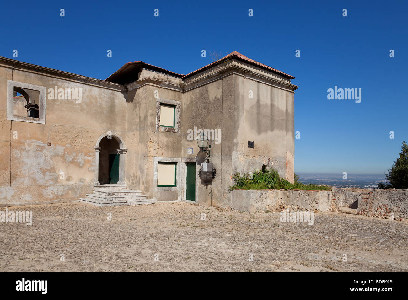 Capelo House, une des structures historiques à l'intérieur du Château de Palmela. District de Setúbal, Palmela, Portugal. Banque D'Images