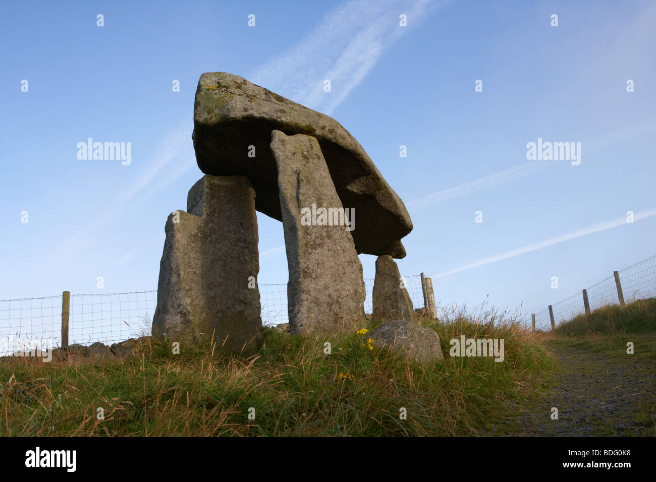 Portail ancien tombeau Legananny dolmen classé monument historique le comté de Down en Irlande du Nord uk Banque D'Images