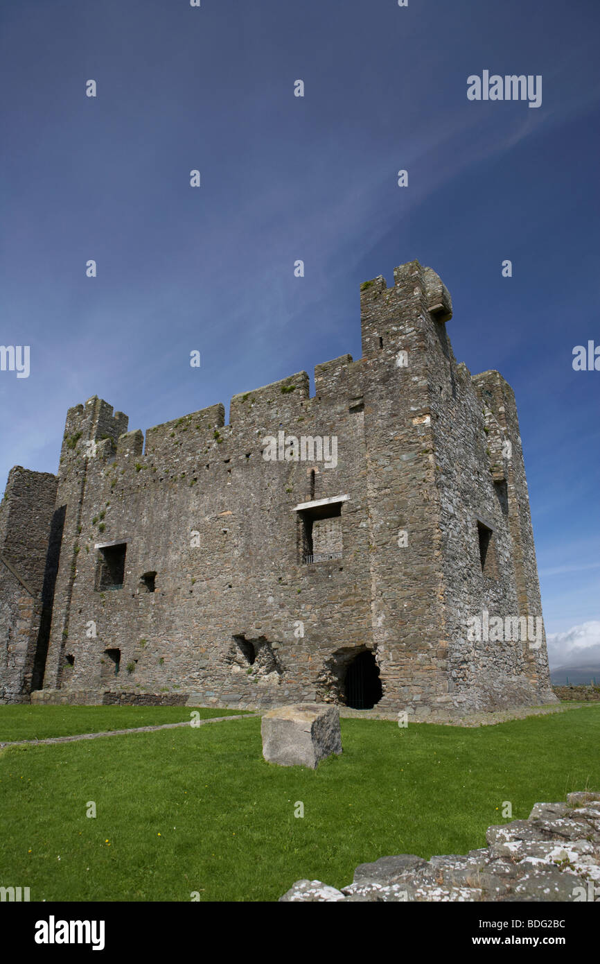 13e siècle greencastle château royal construit par Hugh de Lacy pour garder l'entrée de Carlingford Lough Banque D'Images