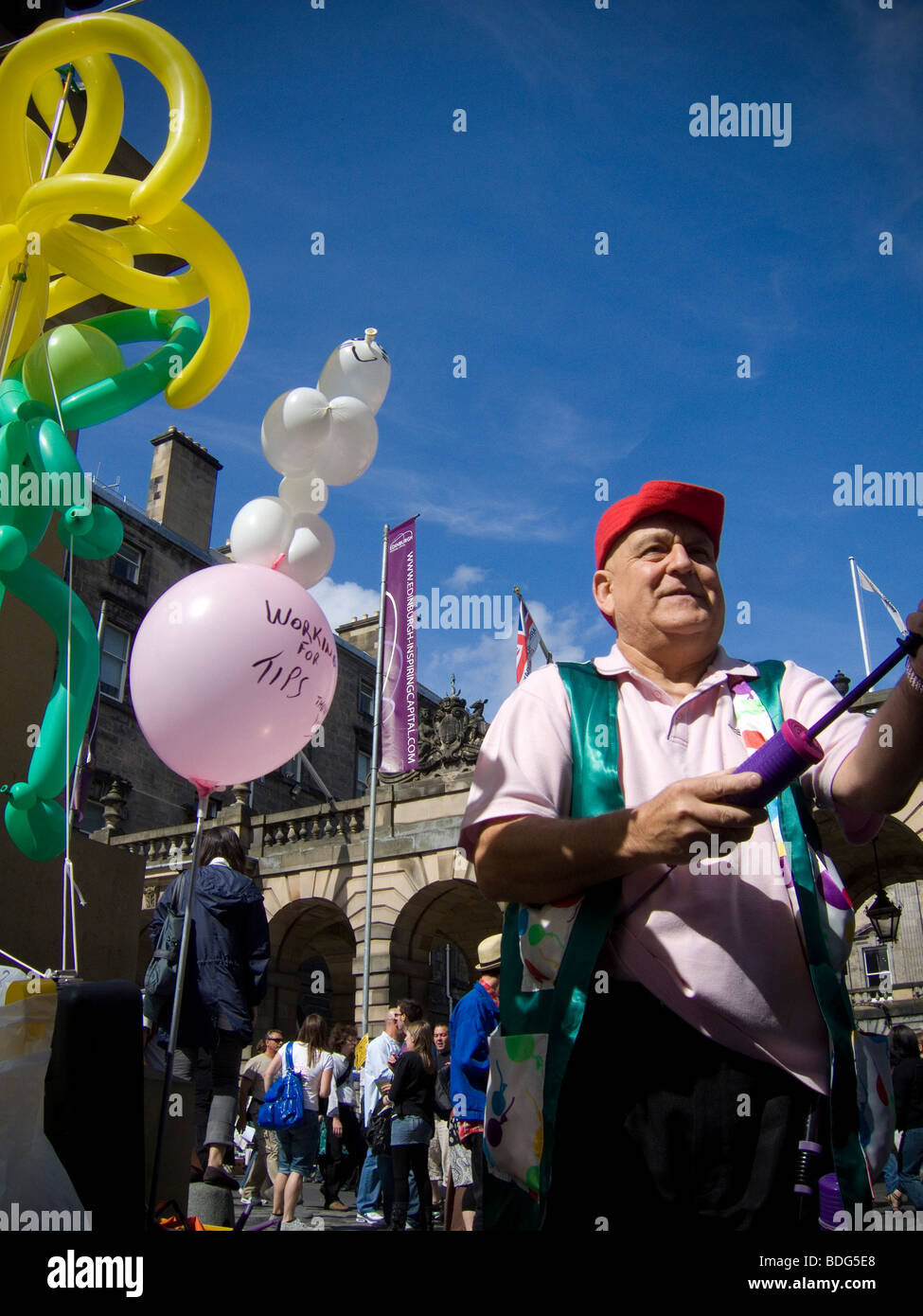 Un artiste de rue (ballon) Modeleur au Edinburgh Fringe Festival Banque D'Images