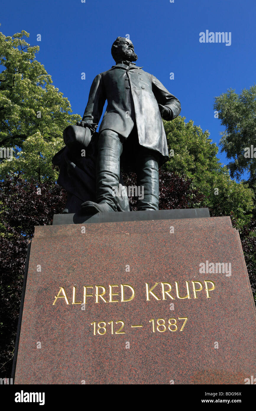 D-Essen, Ruhr, Rhénanie du Nord-Westphalie, D-Essen-Bredeney, Alfred Krupp, Memorial dans le parc de la Villa Huegel Huegel, résidence de la famille Krupp, famille, famille d'industriels, de la représentation de l'entreprise Krupp, siège de la fo Banque D'Images