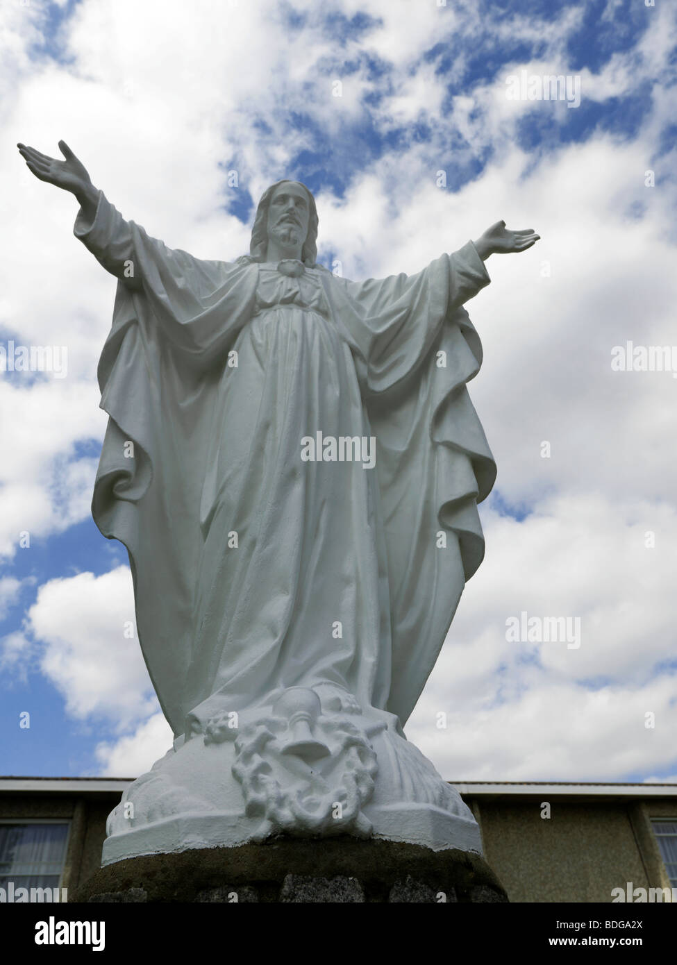 Statue du Christ au St Anthony's Hospital, North Cheam Banque D'Images