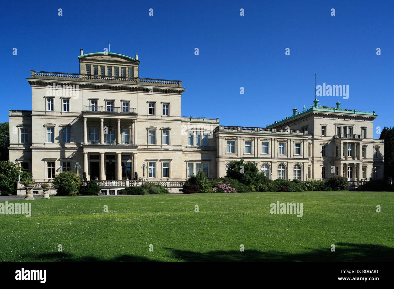 D-Essen, Ruhr, Rhénanie du Nord-Westphalie, D-Essen-Bredeney, Friedrich Alfred Krupp, Villa Huegel Huegel, Parc, résidence de la famille Krupp, famille, famille d'industriels, de la représentation de l'entreprise Krupp, siège de la Fondation Culturelle Ruh Banque D'Images D-Essen, Ruhr, Rhénanie du Nord-Westphalie, D-Essen-Bredeney, Friedrich Alfred Krupp, Villa Huegel Huegel, Parc, résidence de la famille Krupp, famille, famille d'industriels, de la représentation de l'entreprise Krupp, siège de la Fondation Culturelle Ruh Banque D'Images