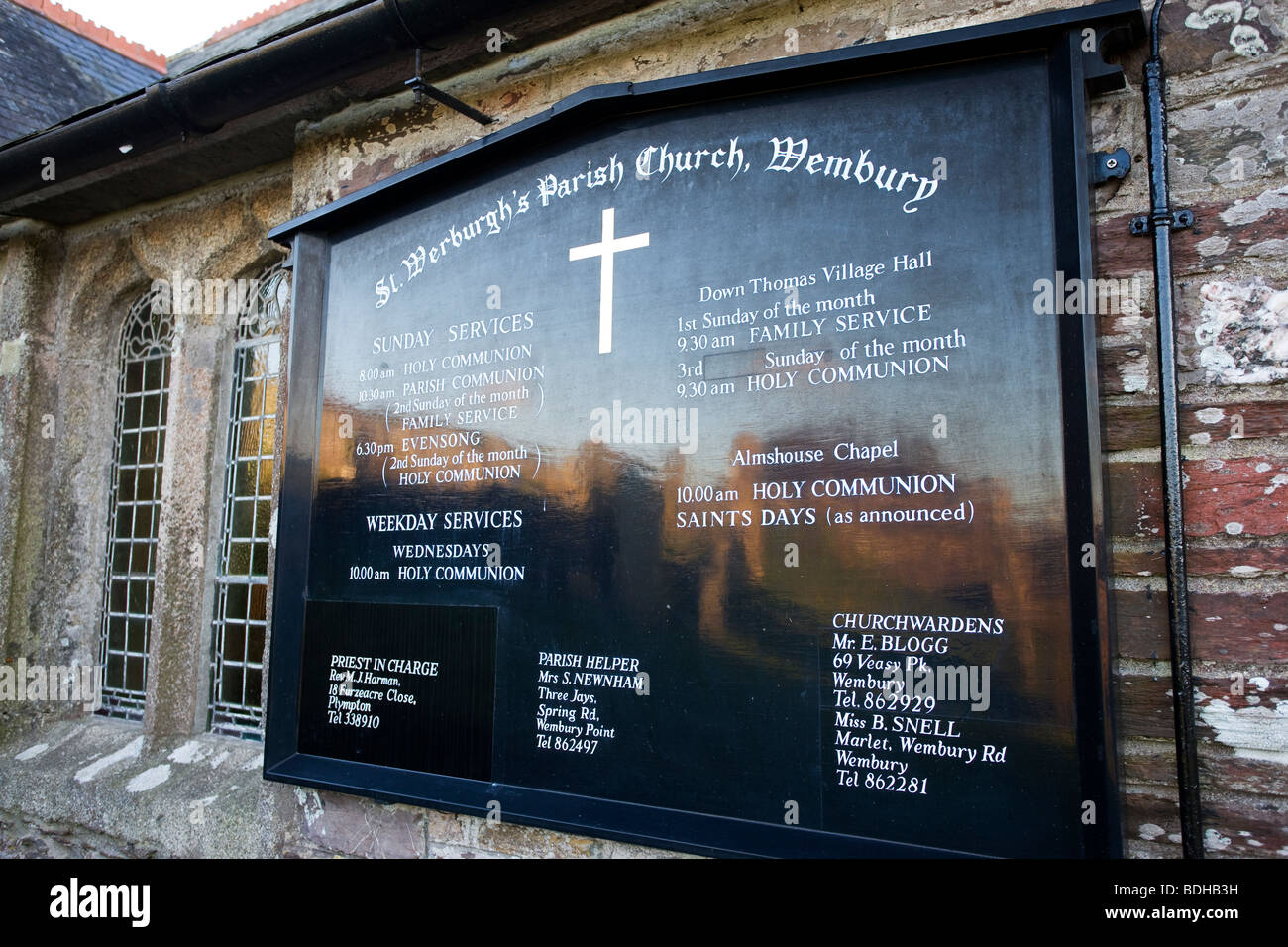 Le signe extérieur de l'église paroissiale de St Werburgh à Wembury, Devon. Banque D'Images