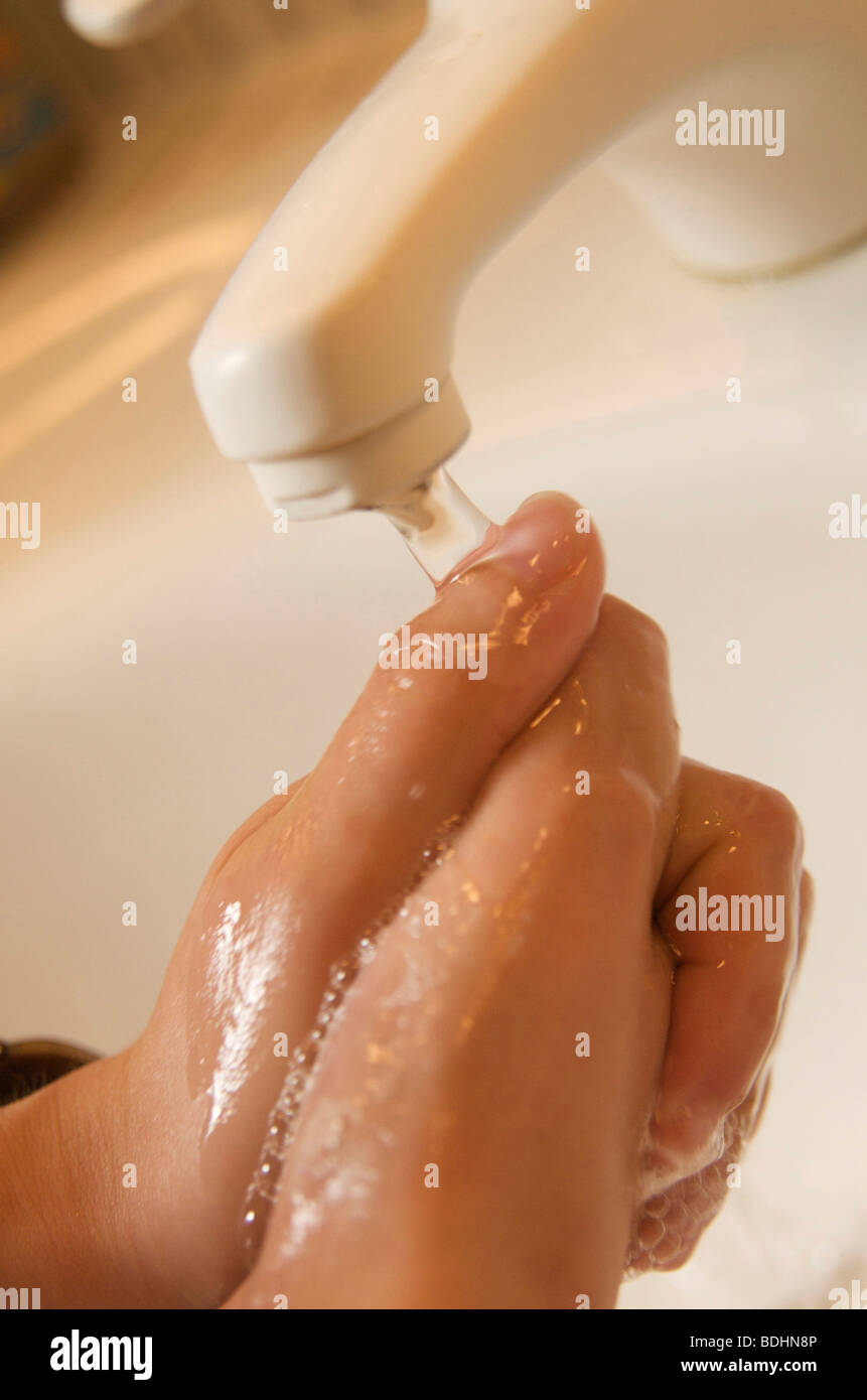 Lave-mains à la salle de bain évier Banque D'Images