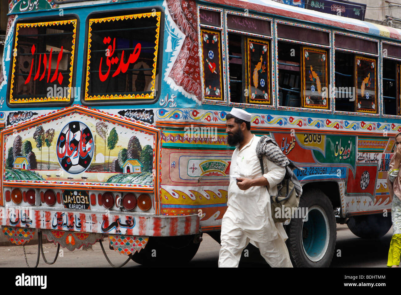Bus décoré à Karachi Pakistan Banque D'Images