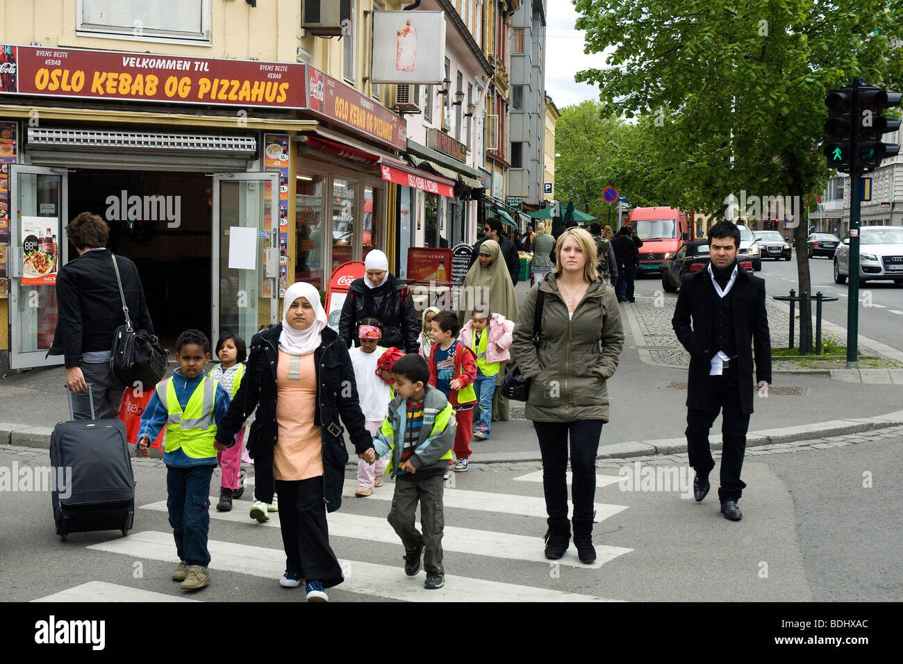 La Norvège, Oslo. Quartier de la ville connu sous le nom de Groenland (Groenland) où il y a beaucoup d'immigrés musulmans. Banque D'Images