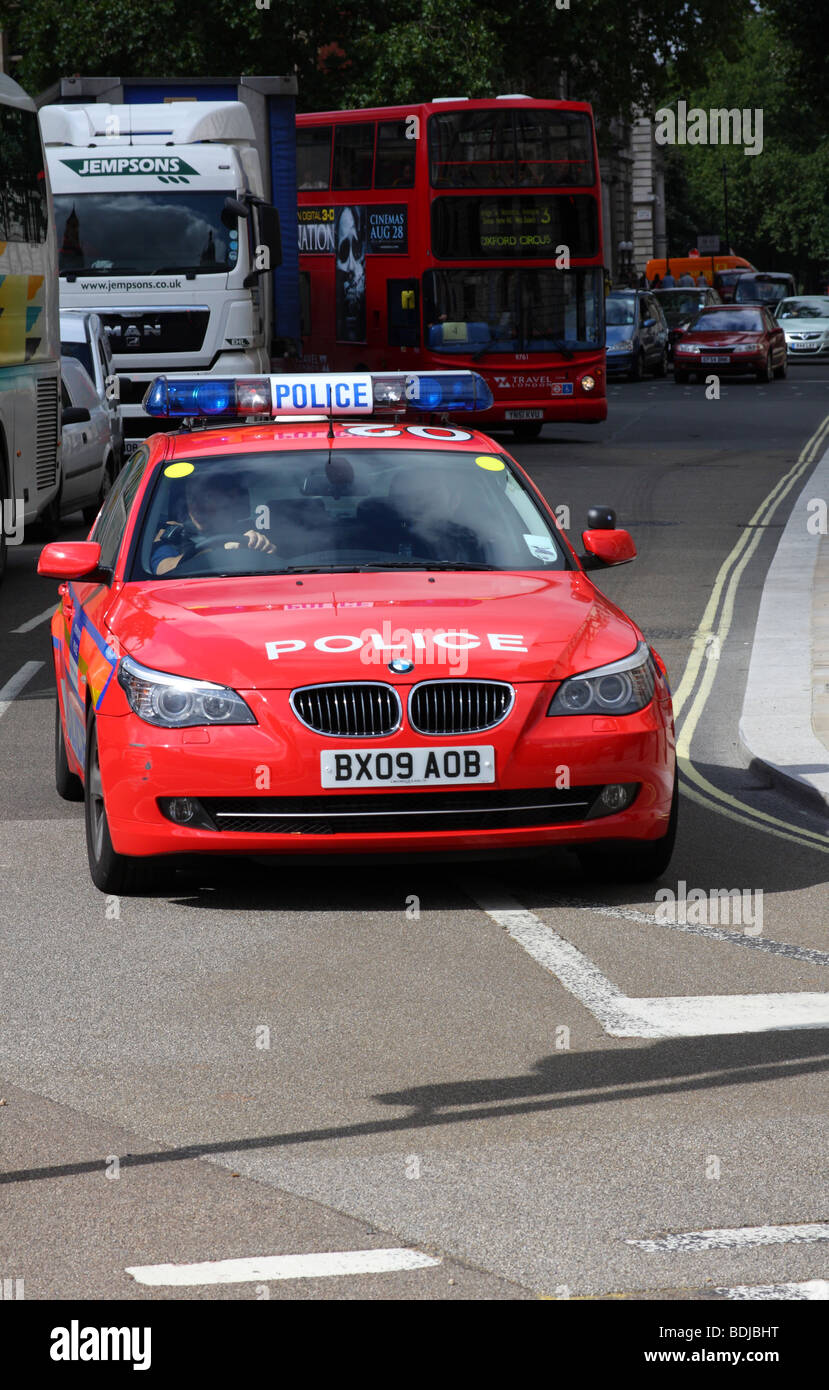 Un véhicule de la Police de répondre à l'urgence, la place du Parlement, Westminster, Londres, Angleterre, Royaume-Uni Banque D'Images