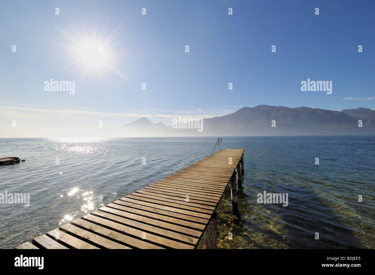 Dock, le lac de Garde, Vérone, Vénétie, Italie Province Banque D'Images