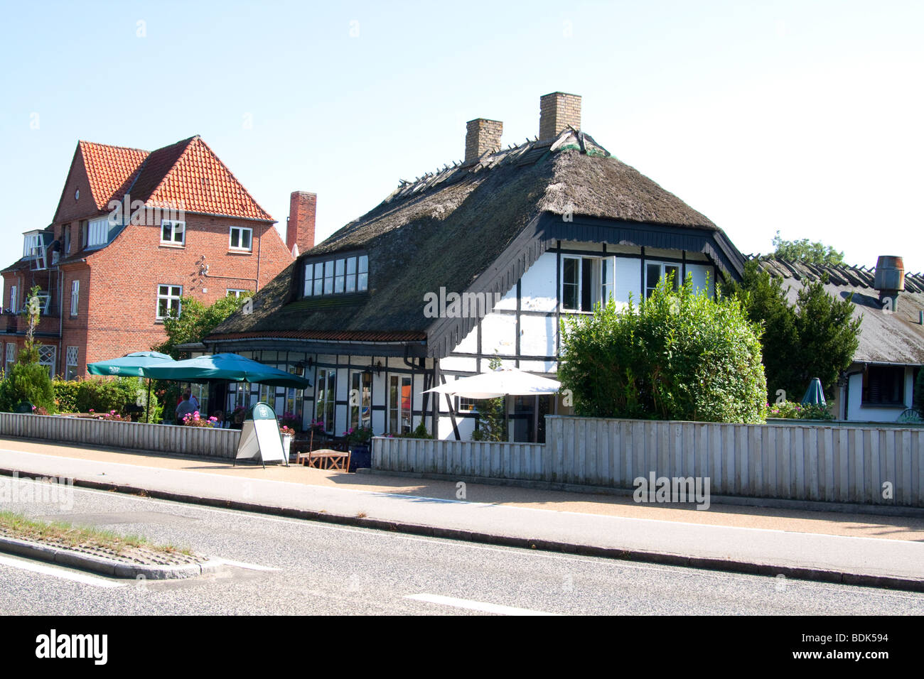 Le 'nouveau' old Inn dans Où acheter avec toit de chaume Banque D'Images
