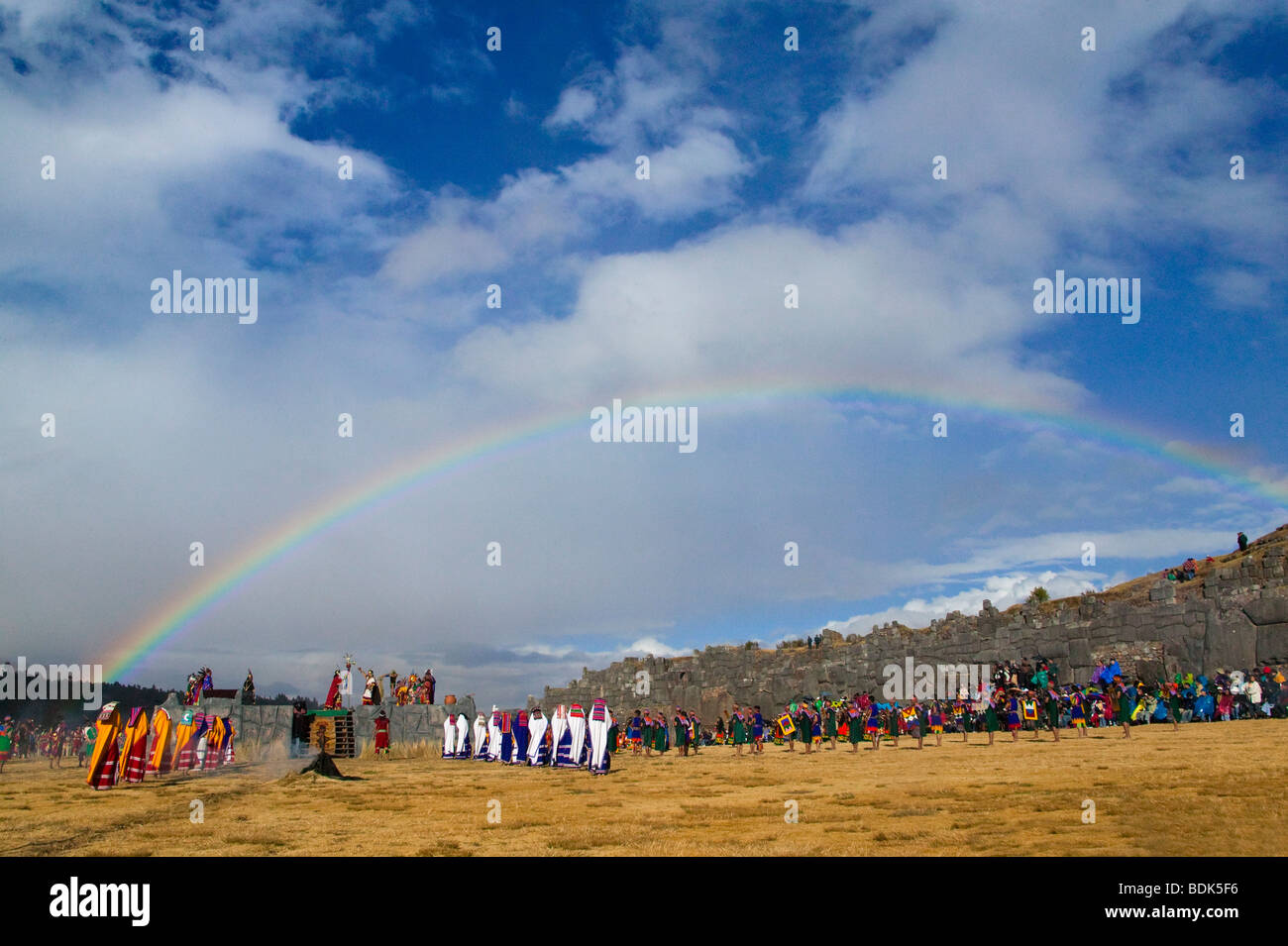 Performance Festival Inti Raymi célébrant le solstice d'hiver, les ruines de Sacsayhuaman, Cuzco, Pérou Banque D'Images