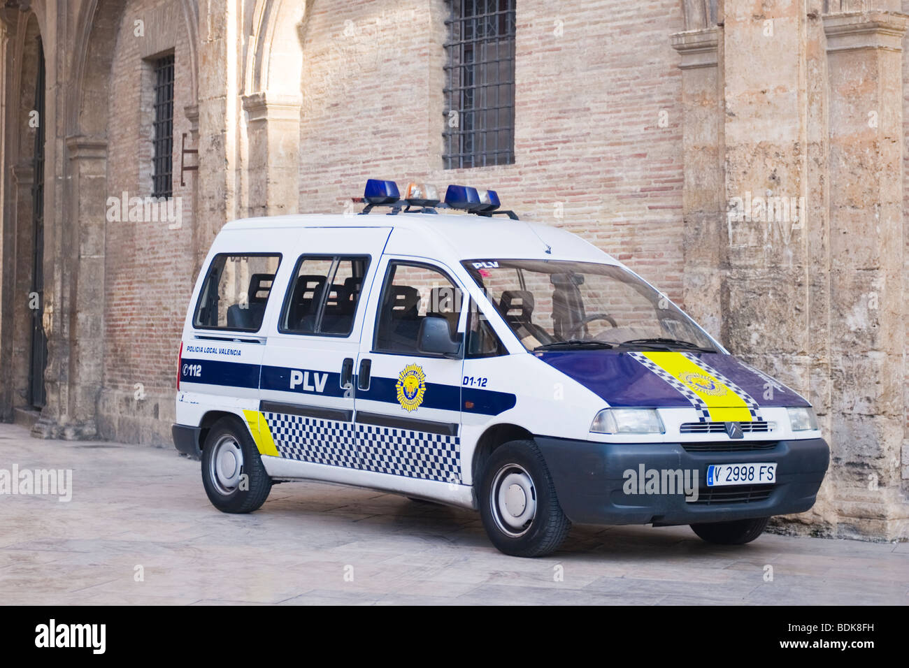 Ville de Valence , Espagne , Plaza de la Virgen , PLV ou police police locale Valence - minibus ou en voiture Banque D'Images