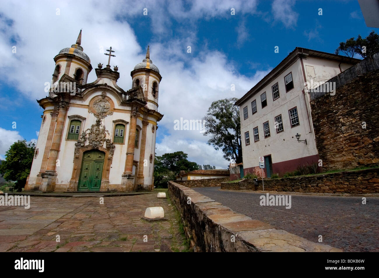 L'église de San Francisco, bâtiment colonial à Ouro Preto, ville du patrimoine mondial historique, Minas Gerais, Brésil Banque D'Images