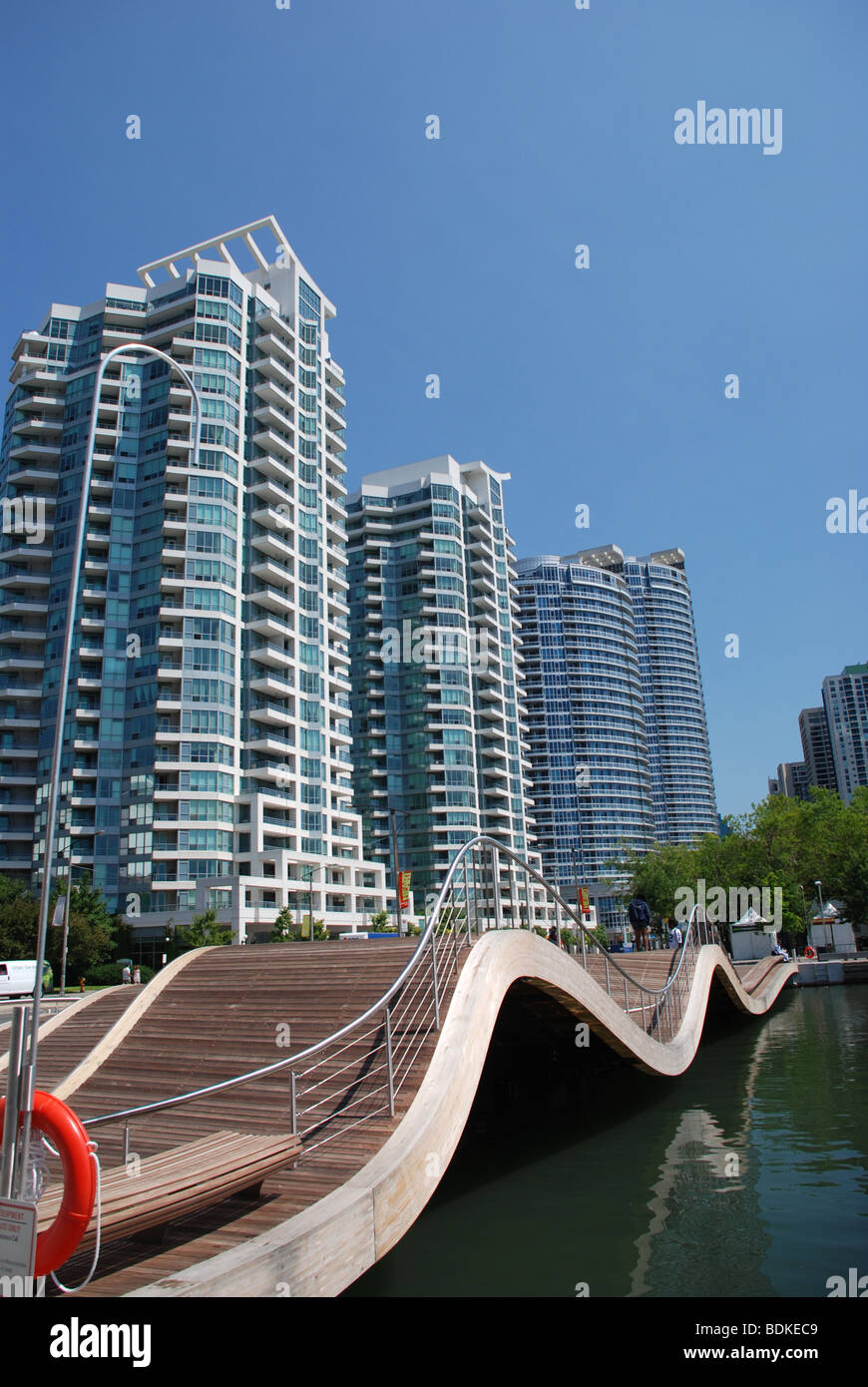 Toronto Harbourfront et pont d'onde Banque D'Images