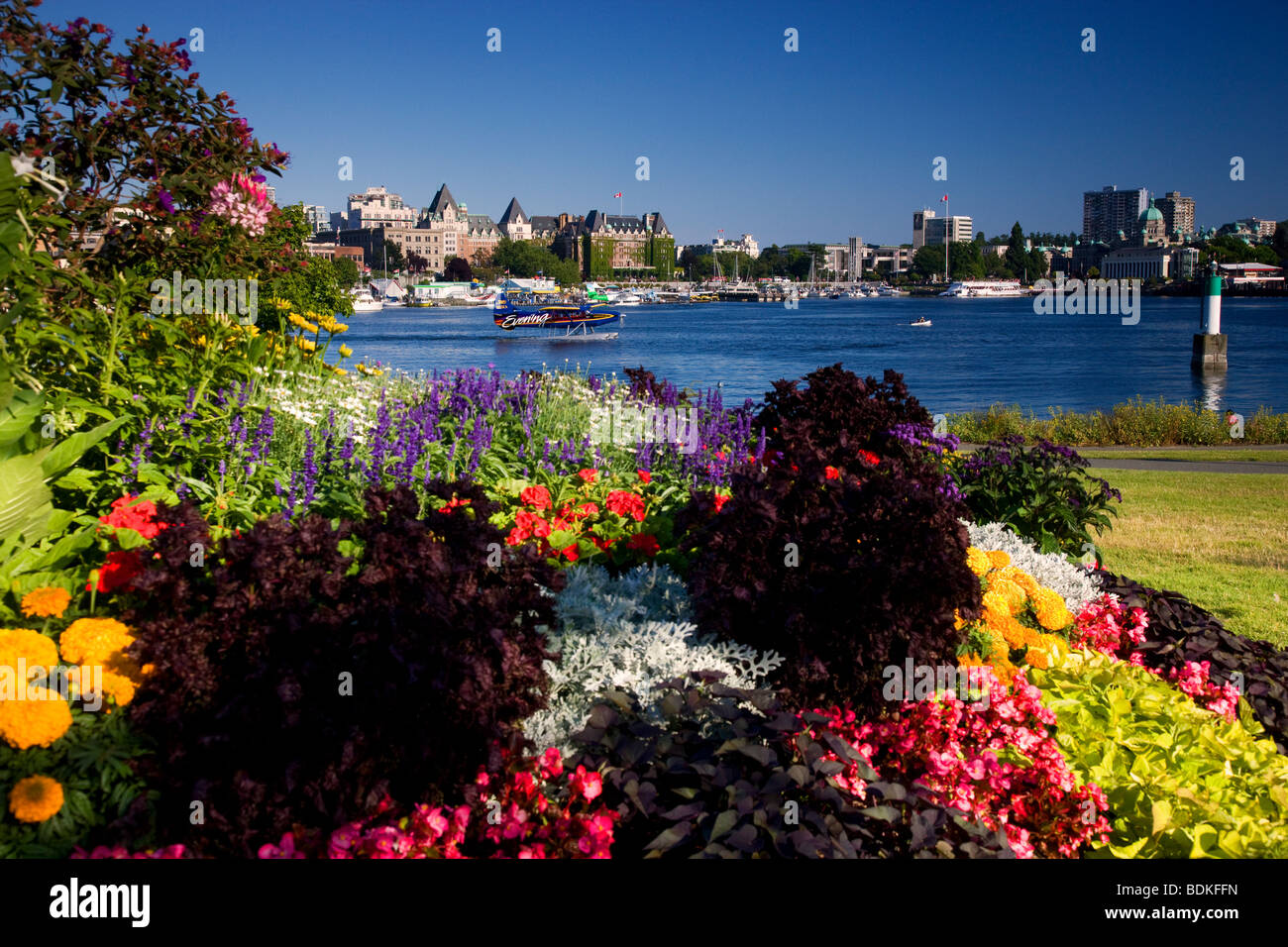 Empress Hotel situé sur le port intérieur, de Songhees, Victoria, île de Vancouver, Colombie-Britannique, Canada Banque D'Images