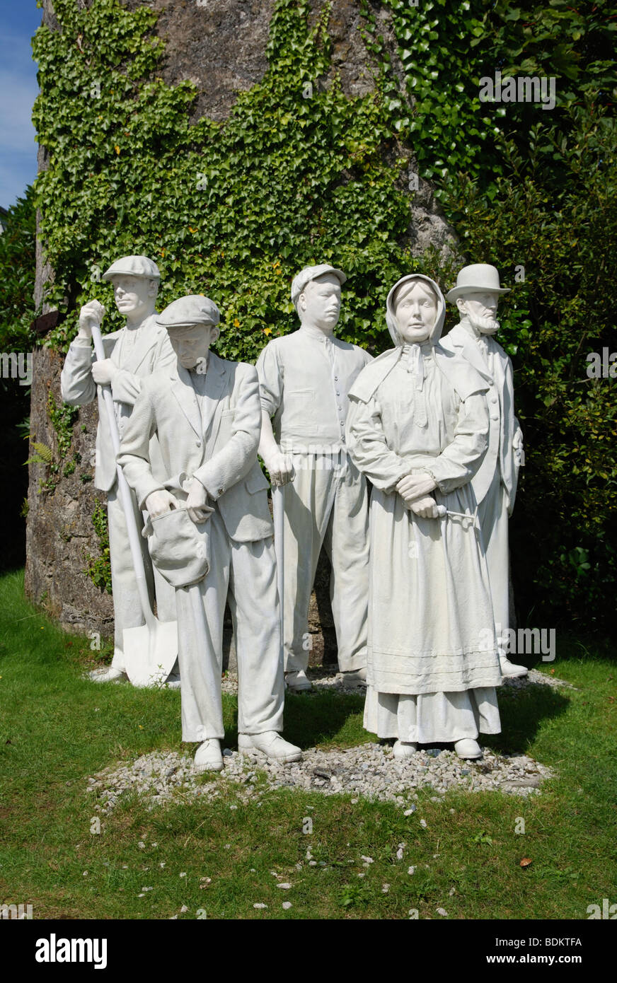 Un monument aux anciens travailleurs hors de l'Argile de Chine Anglais Works museum.près de St Austell à Cornwall, uk Banque D'Images
