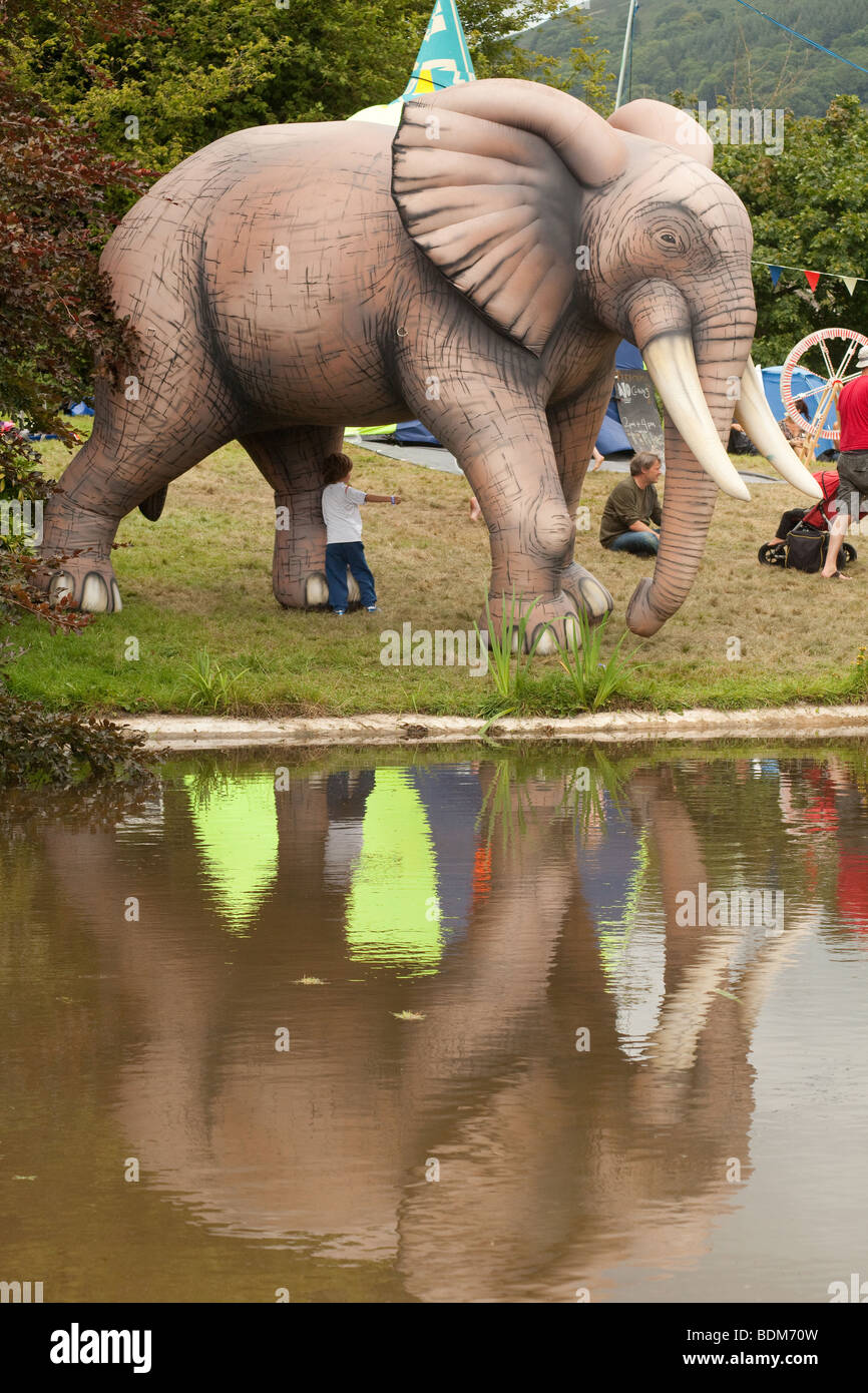 La sculpture à l'éléphant Greenman festival 2009, William Henri Gebhard (1827-1905), Brecon, Wales Banque D'Images