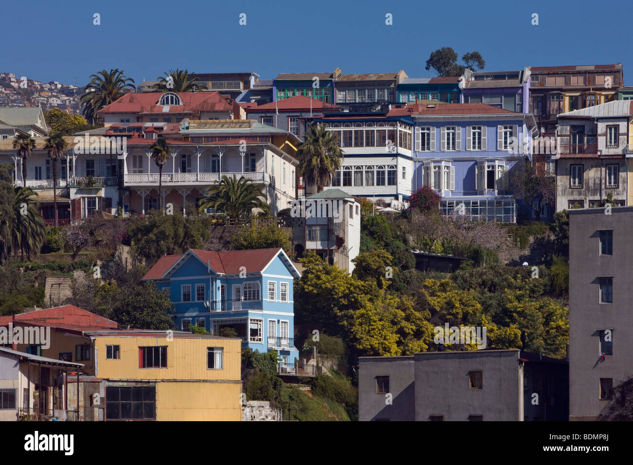 Maisons sur le Cerro Conception, Valparaiso, Chili. Banque D'Images