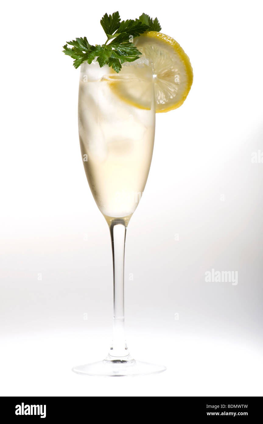 Objet sur gris - verres de champagne avec de la glace Banque D'Images