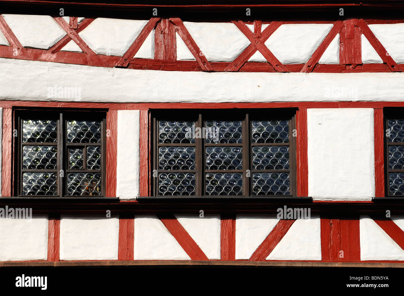 Avec Windows old bull-verre fenêtre sur la maison Albrecht Duerer, Nuremberg, Middle Franconia, Bavaria, Germany, Europe Banque D'Images