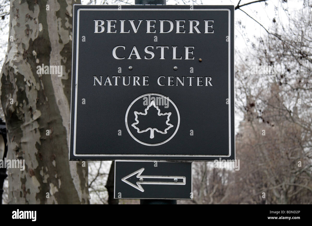 Une orientation touristique signe pour Château Belvedere Nature Center, Central Park, New York City, United States. Banque D'Images
