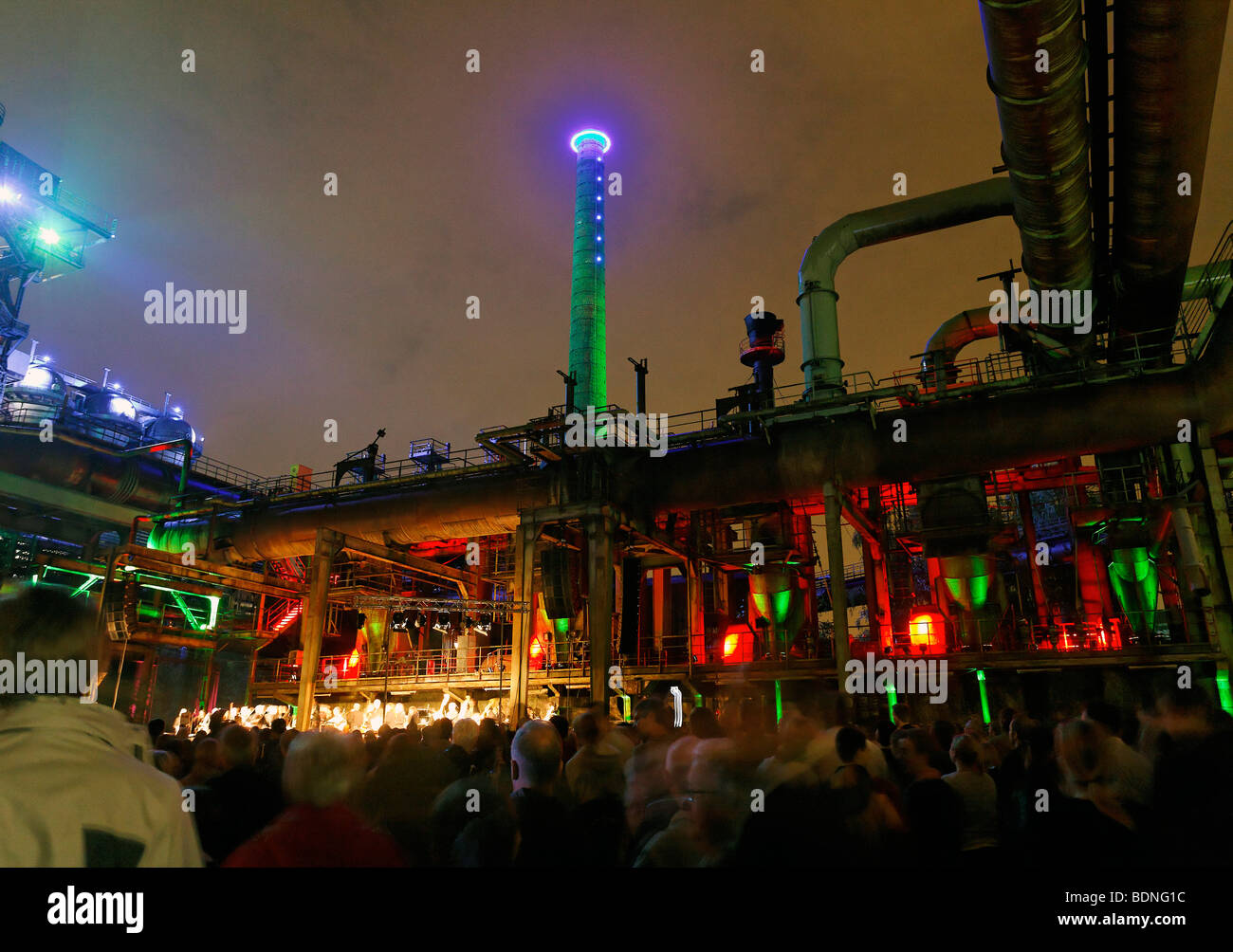 Les concerts en face de l'ancienne station d'extraction de gaz, ExtraSchicht festival, parc paysage Landschaftspark Duisburg-Nord, Mei Banque D'Images