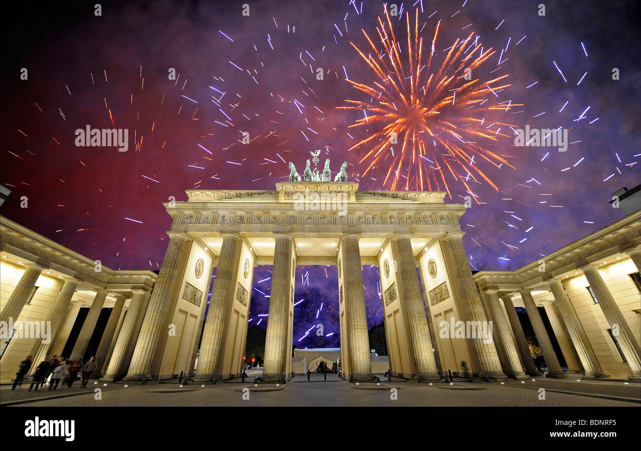 Porte de Brandebourg, Fireworks, Berlin, Germany, Europe Banque D'Images