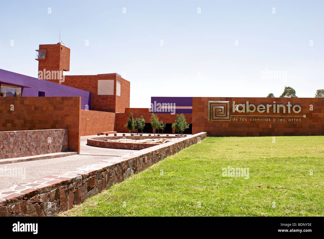 Le Museo del Laberinto museum conçu par Ricardo Legoretta, Parque Tangamanga, San Luis de Potosi, Mexique Banque D'Images