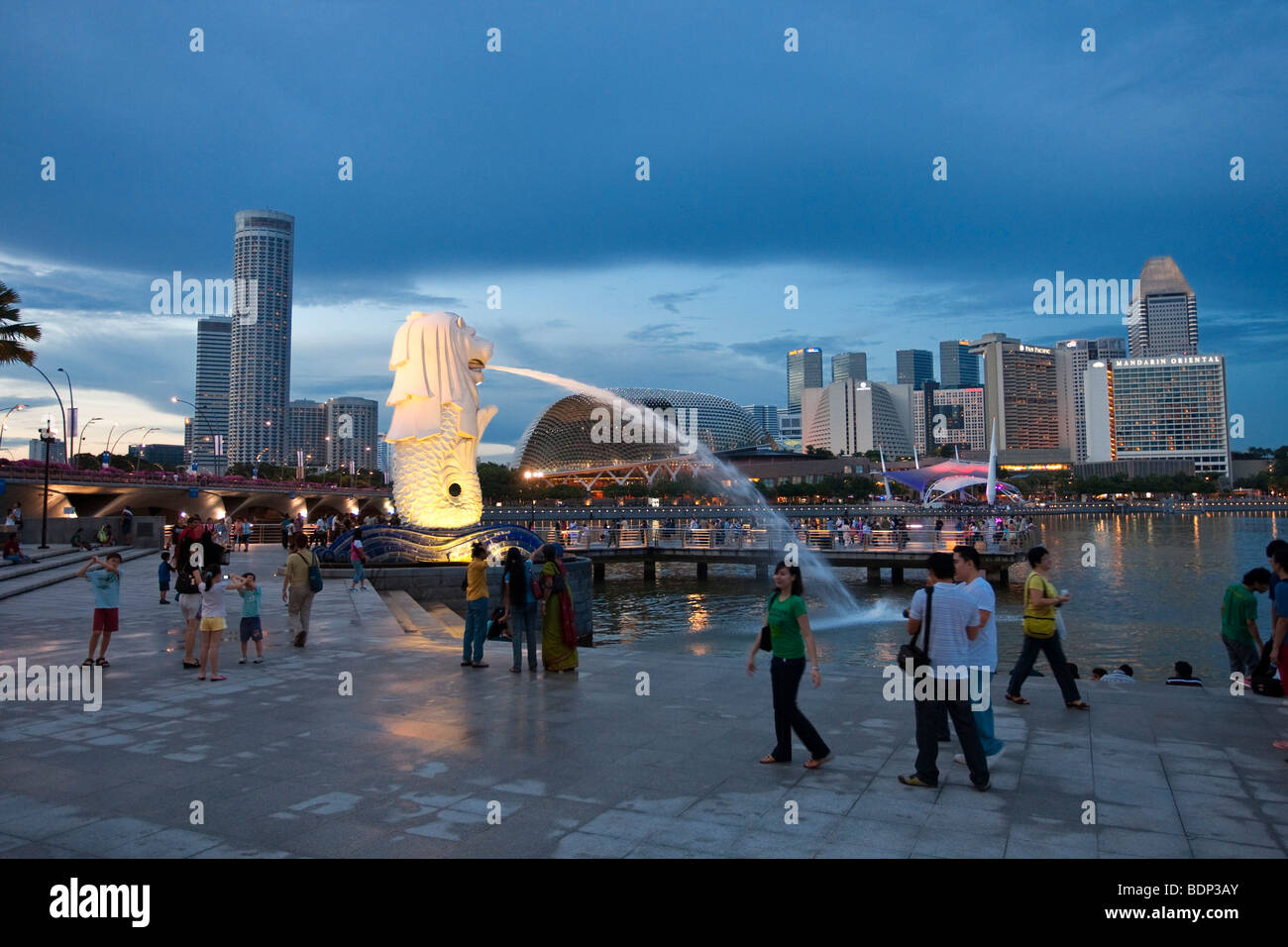 Le Merlion, emblème de la métropole de Singapour, conçue par l'artiste Fraser Brunner en 1964, la rivière Singapour, Singapour, de sorte Banque D'Images