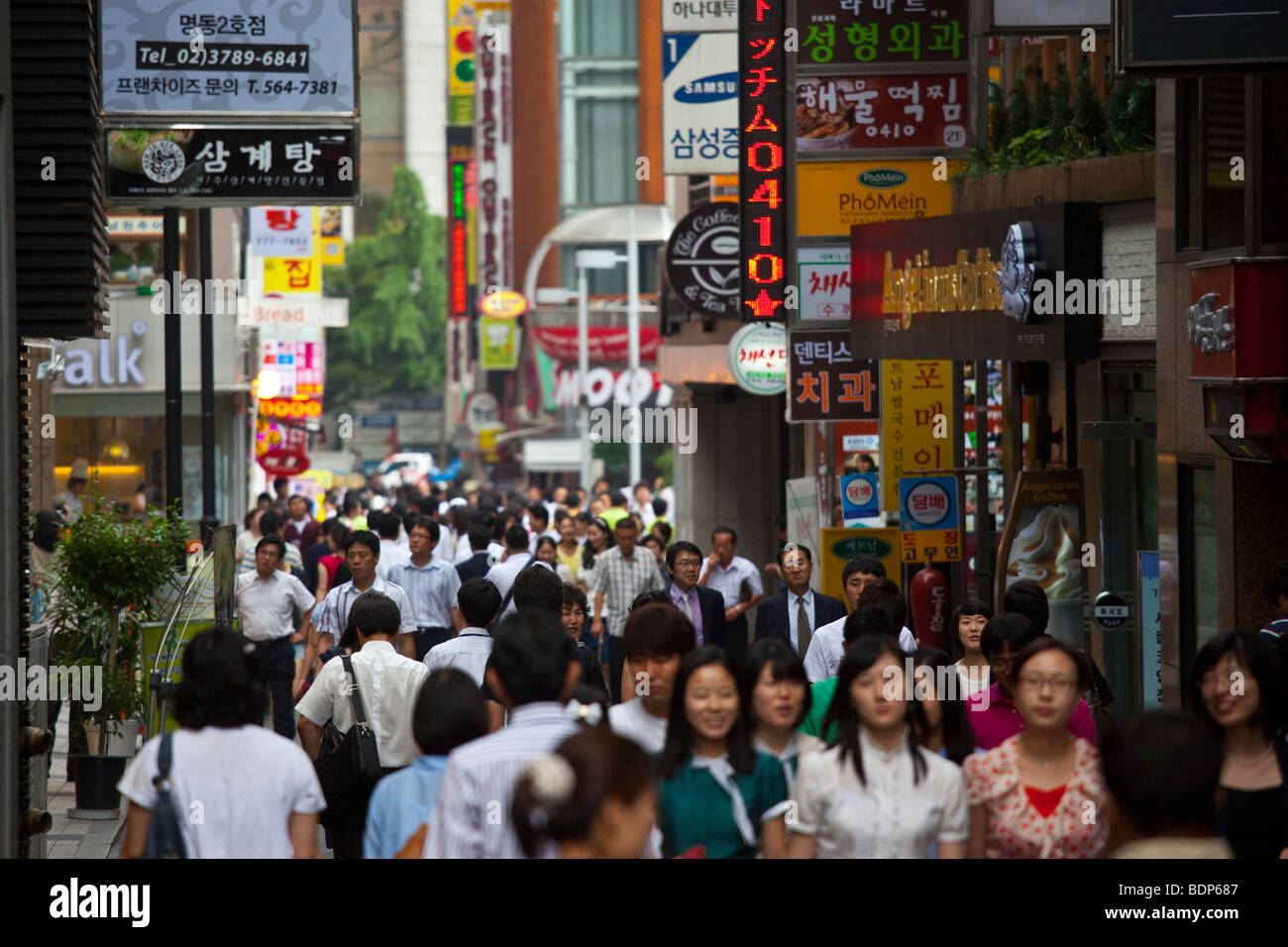 Marché Myeongdong à Séoul en Corée du Sud Banque D'Images