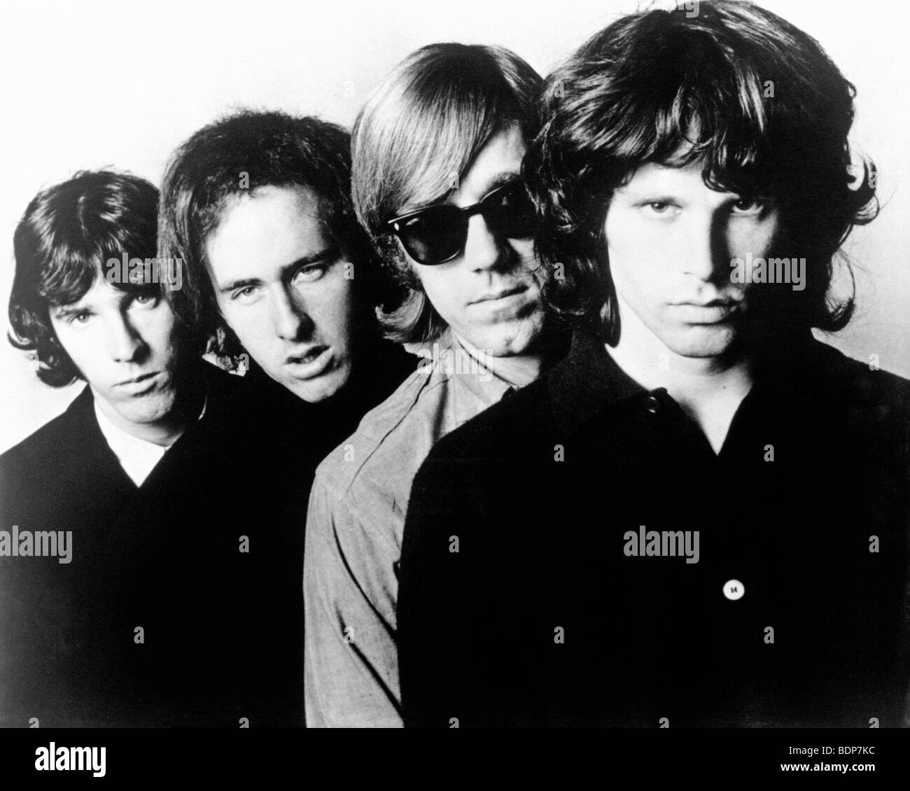 Les portes - Articles promotionnels photo de groupe rock américain de gauche à droite : John Densmore, Robby Krieger, Ray Manzarek, Jim Morrison Banque D'Images