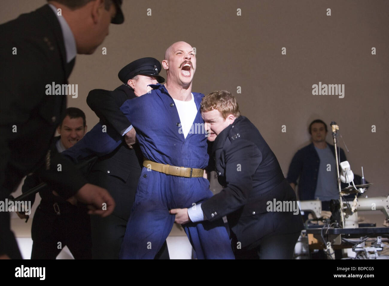 Bronson Année : 2009 Réalisateur : Nicolas Winding Refn Tom Hardy Banque D'Images
