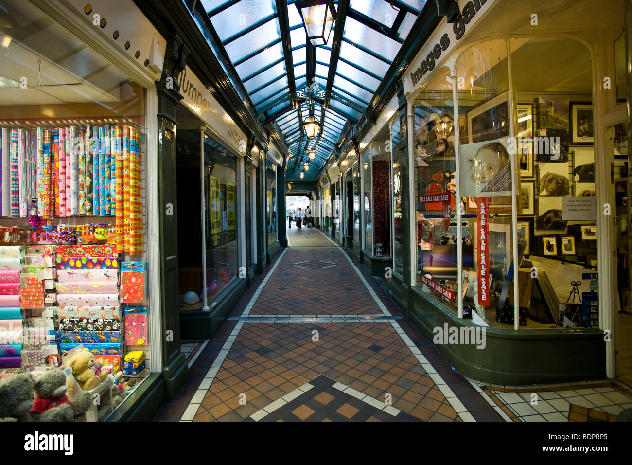 Intérieur du Buttermarket Shopping Centre, Newark-on-Trent, Nottinghamshire, Angleterre. Banque D'Images